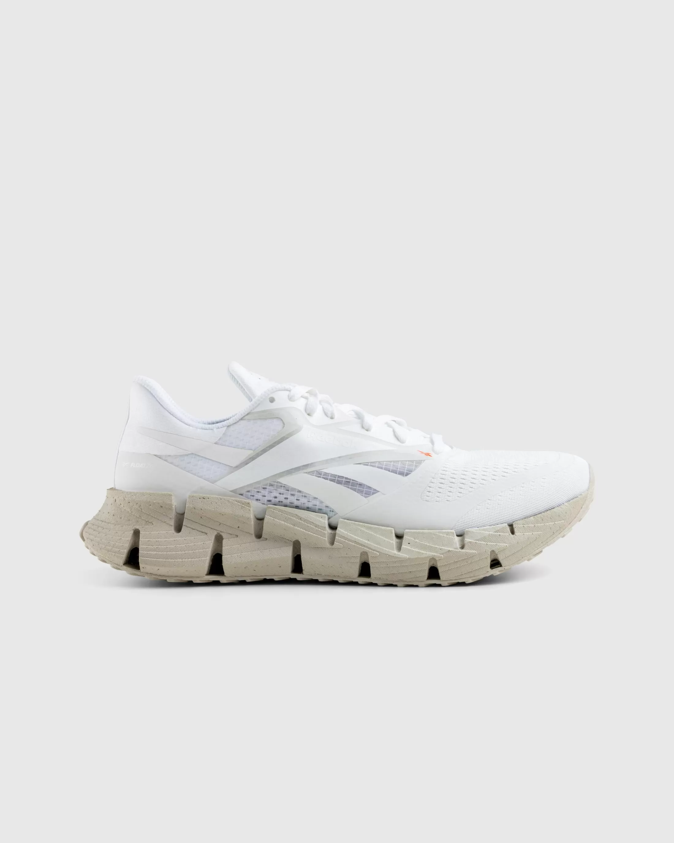 Discount Reebok LTD FloatZig White ftwwhite/pugry1/moonstone