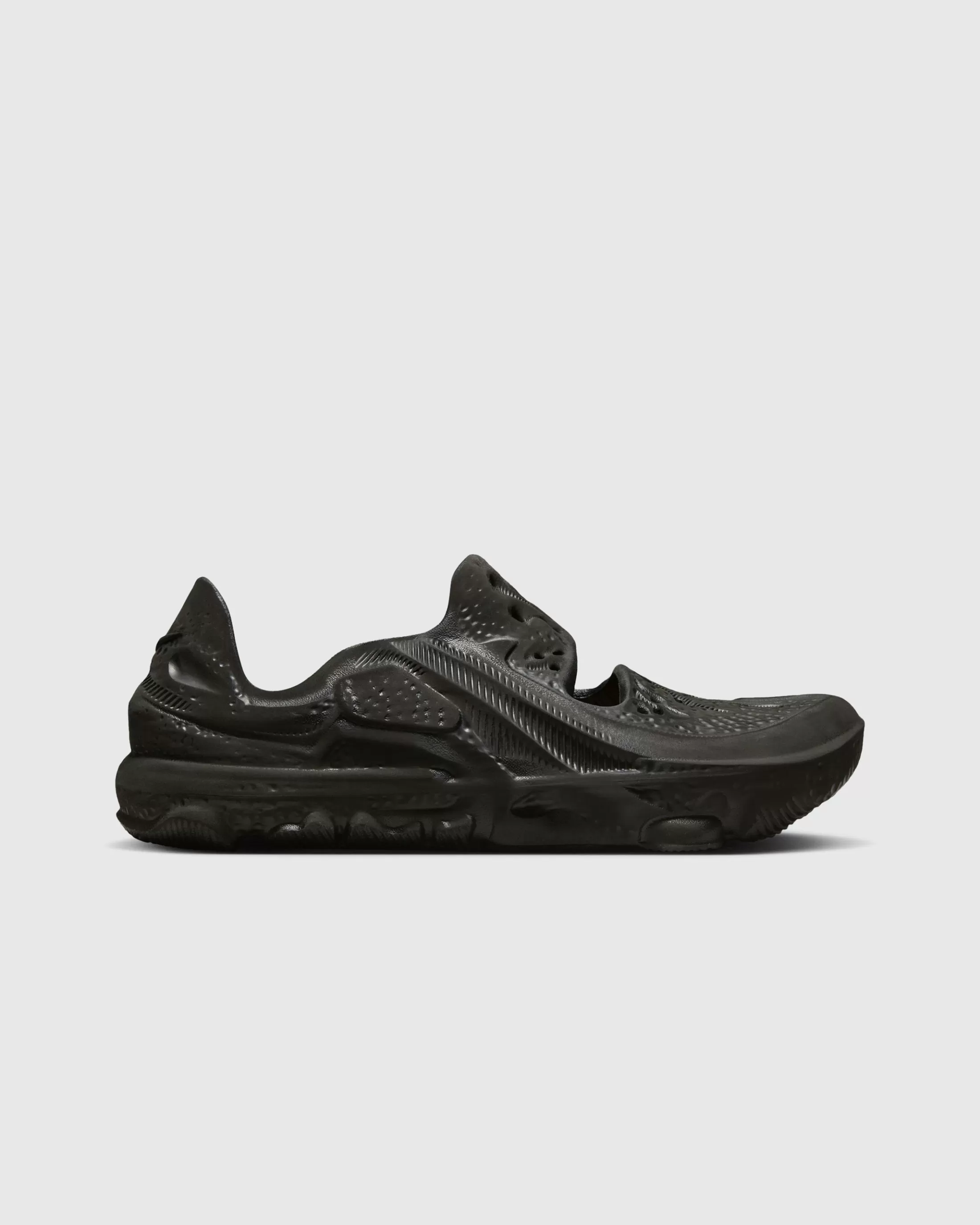 Shop Nike ISPA Universal black/black