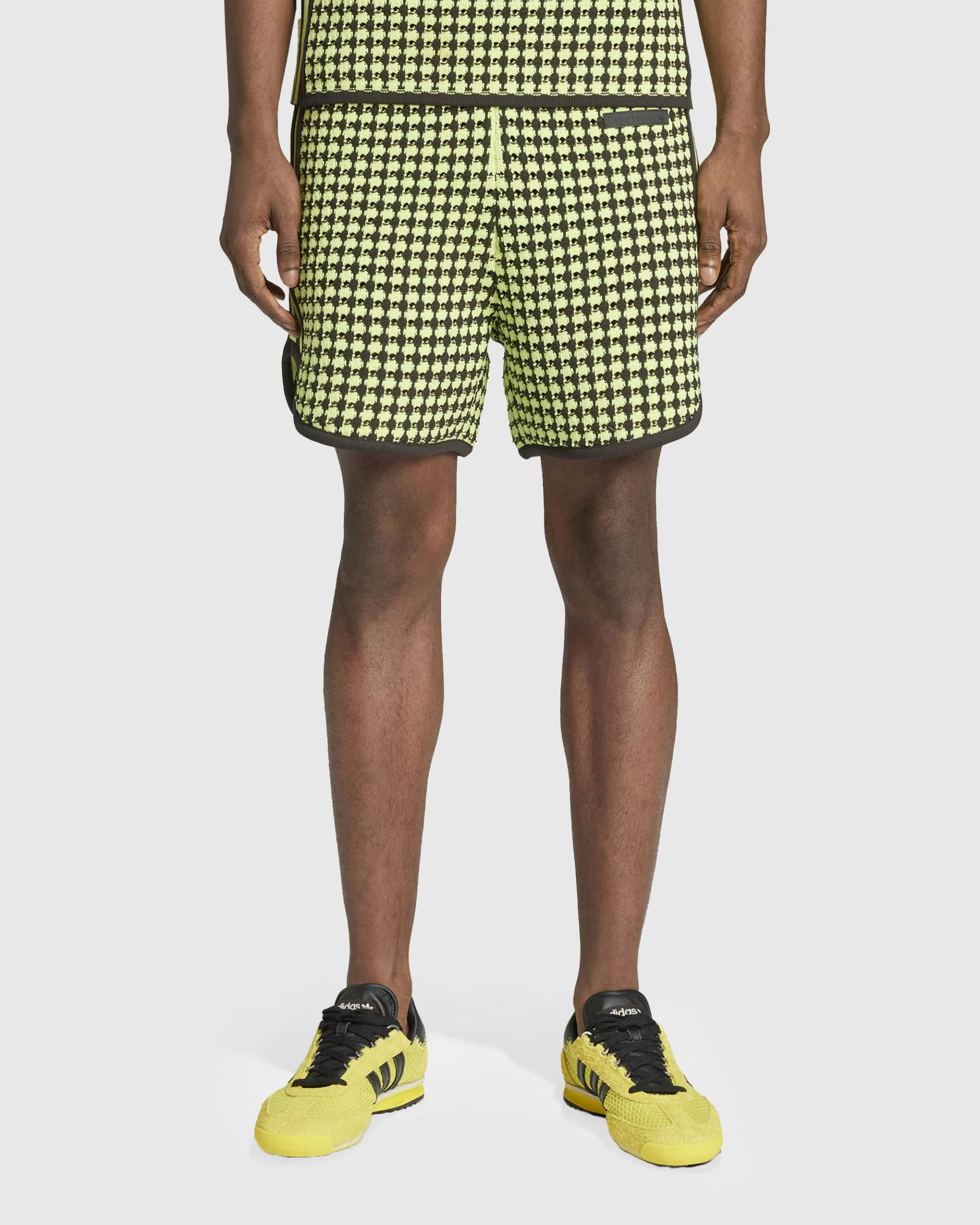 Store adidas Knit Shorts Semi Frozen Yellow/Night Brown semifrozenyellow/nightbrown