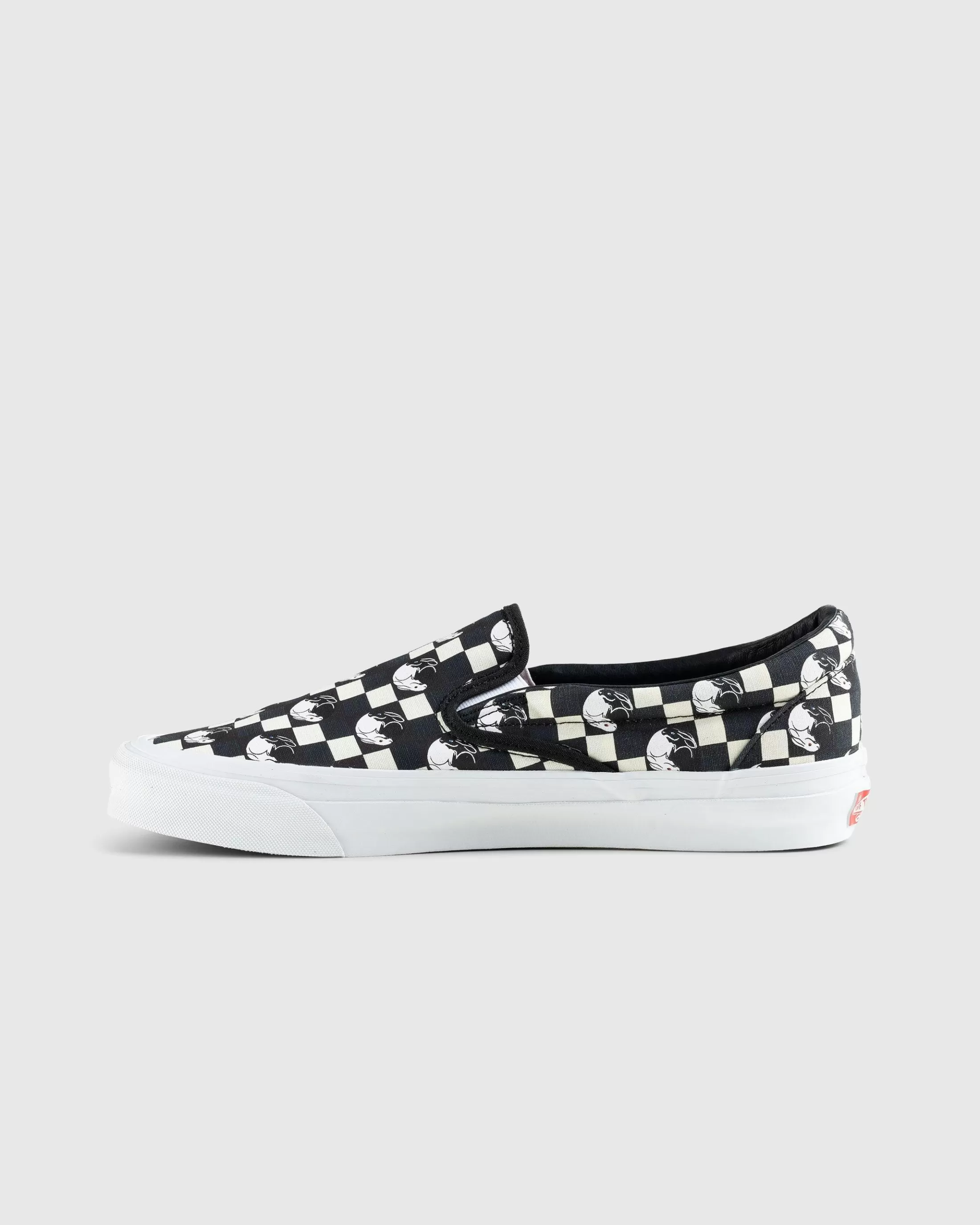 Shop Vans UA OG Classic Slip-O YEAR M yearoftherabbitblack/multi